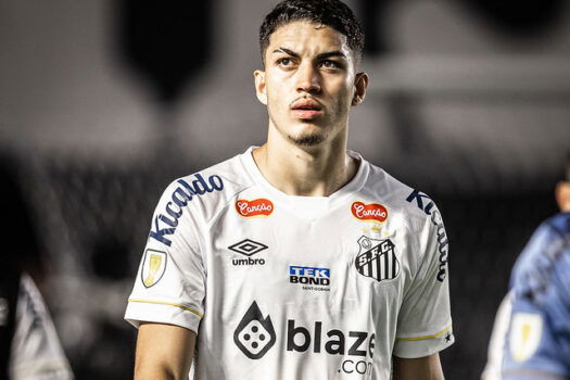 Santos encaminha venda de Jair para o Botafogo